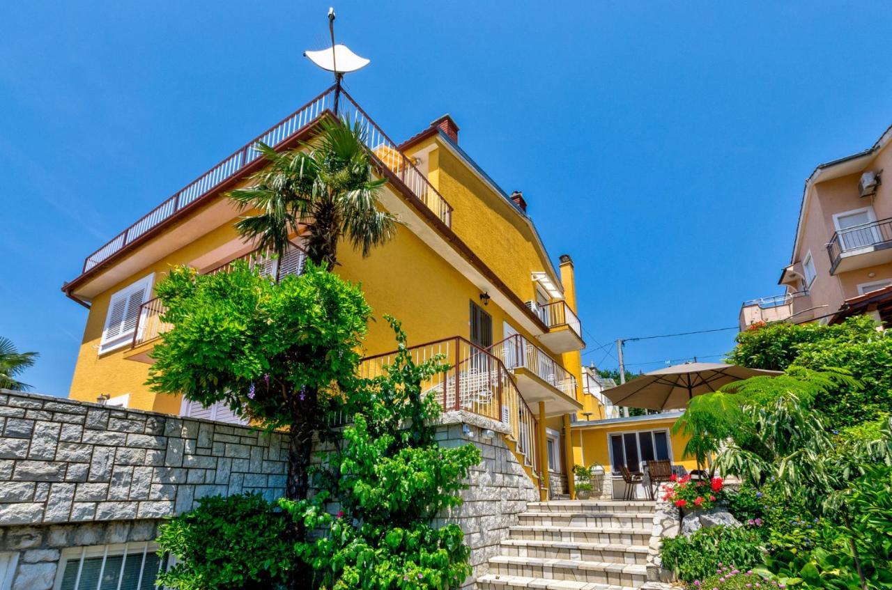 Blazi Apartamento Crikvenica Exterior foto